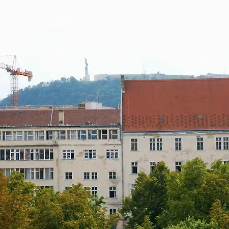 Supercentral Apartment